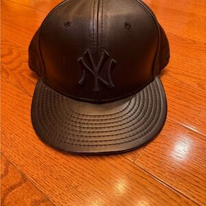 NY black  Leather fitted Cap size 7 3/8